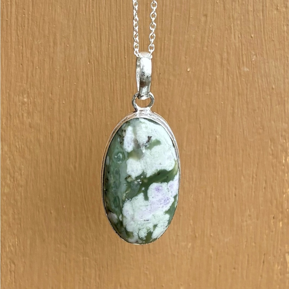 Peace Jade Necklace - Picture 5 of 9